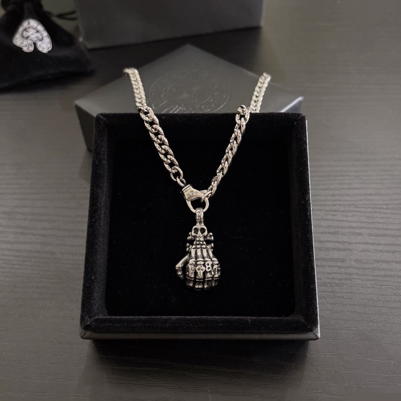 Ch**me He**ts necklaces